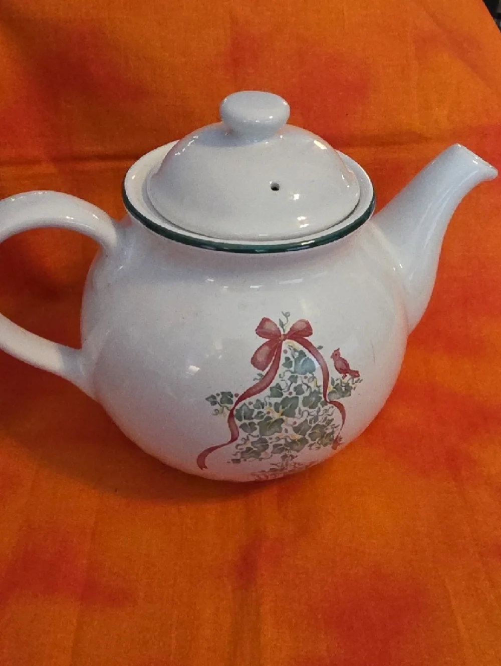 Corelle Callaway White Stoneware Teapot Holiday Coordinates 1 Qt